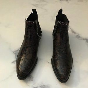 ZARA Flat Ankle Boots:Animal Print:, US 8/EUR 39